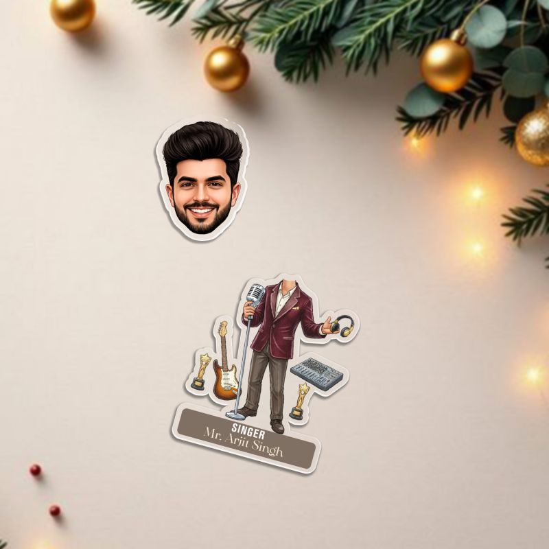 Personalized Male Singer Bobblehead Caricature Musical Gift for Artists, Vocalists, Musicians, and Aspiring Singers Music Themed Studio Desk Decor Battery Powered Moving Head